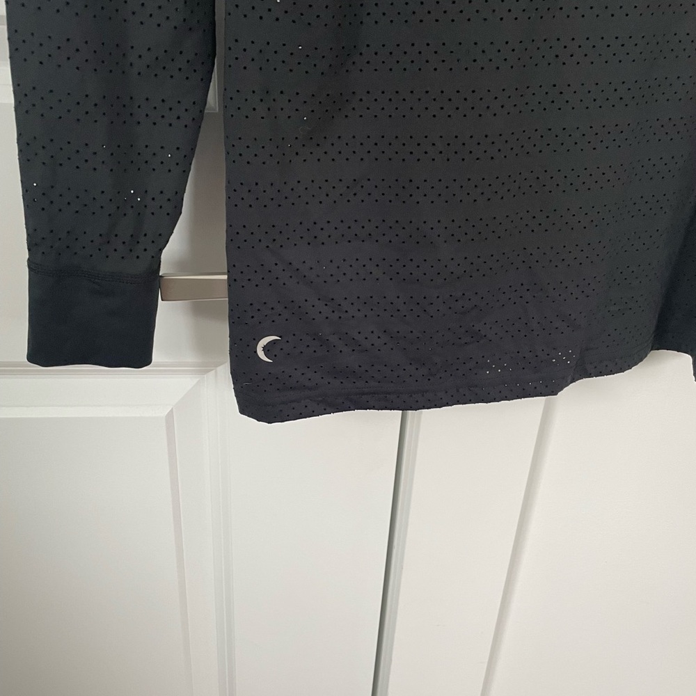 Zyia Like New Long Sleeve - Picture 5 of 5